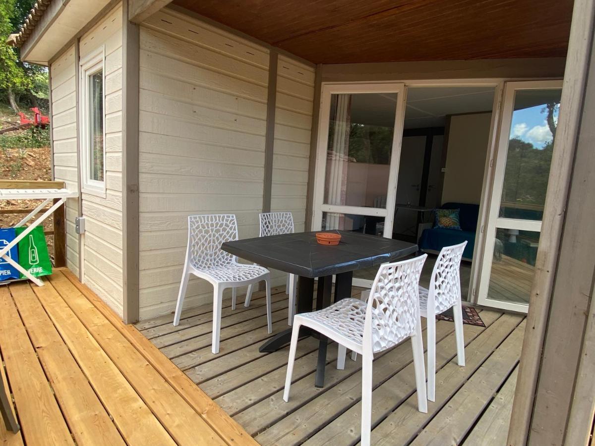 Les Chalets Des Iles Borgo  Eksteriør billede